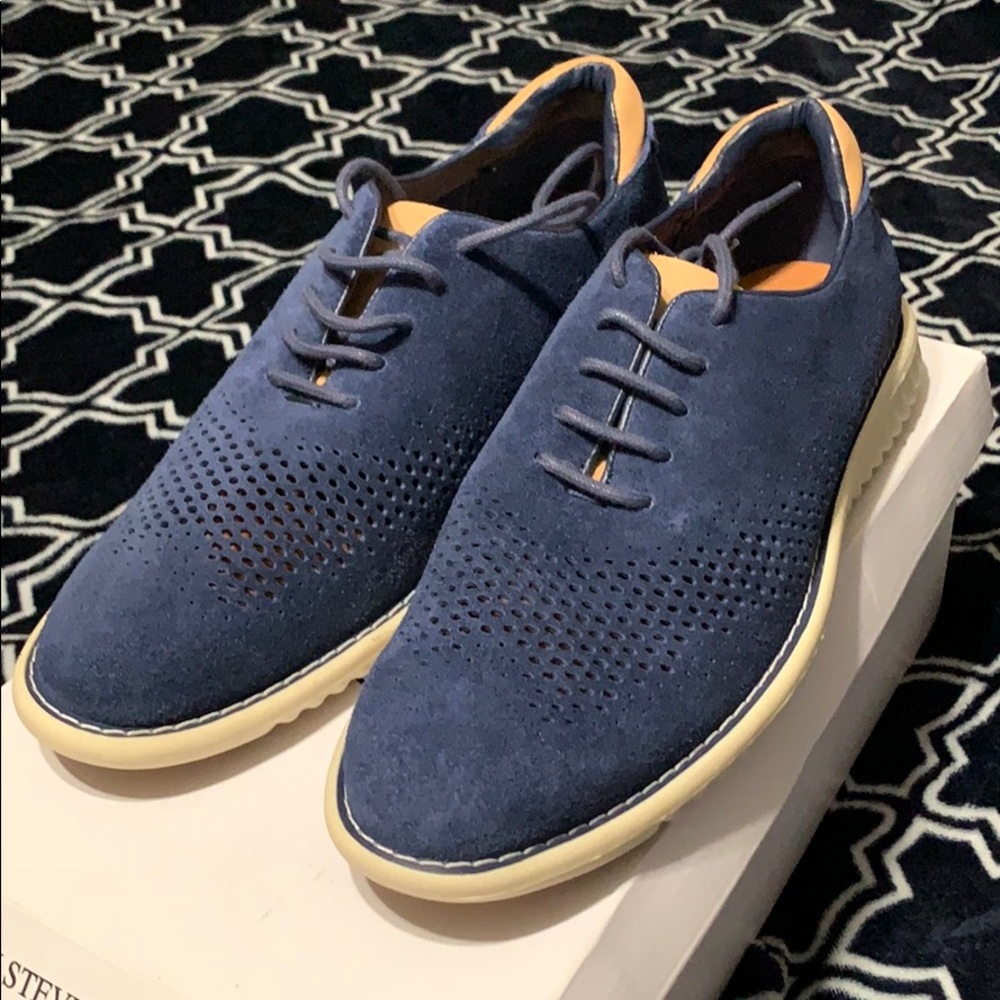 Steve Madden casual shoe